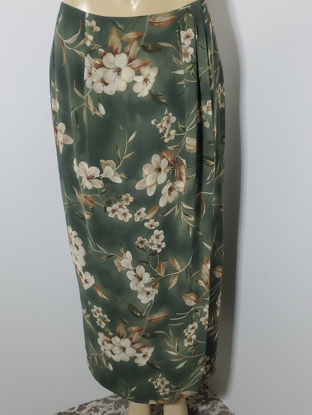 Amanda Smith Women's Size 16 Green Floral Maxi Skirt